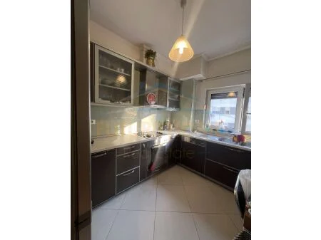 Tirane, shitet apartament 2+1 Kati 6, 112 m² 154.000 € (UNAZA E RE)