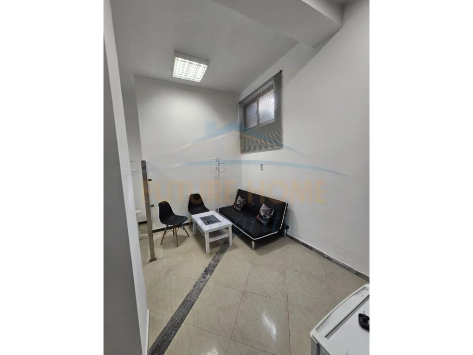 Tirane, shitet ambjent biznesi Kati 0, 72 m² 155.000 € (Rr. Ferit Xhajko)