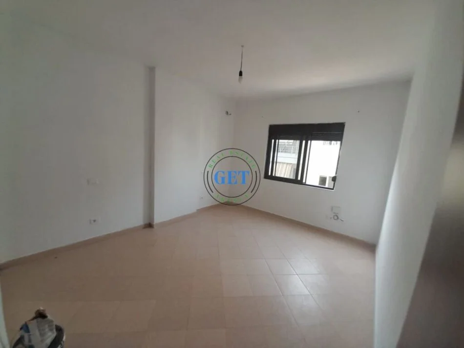 Durres, shitet apartament 2+1+Ballkon Kati 9, 105 m² 90.000 € (Ish Rajoni, Durres)