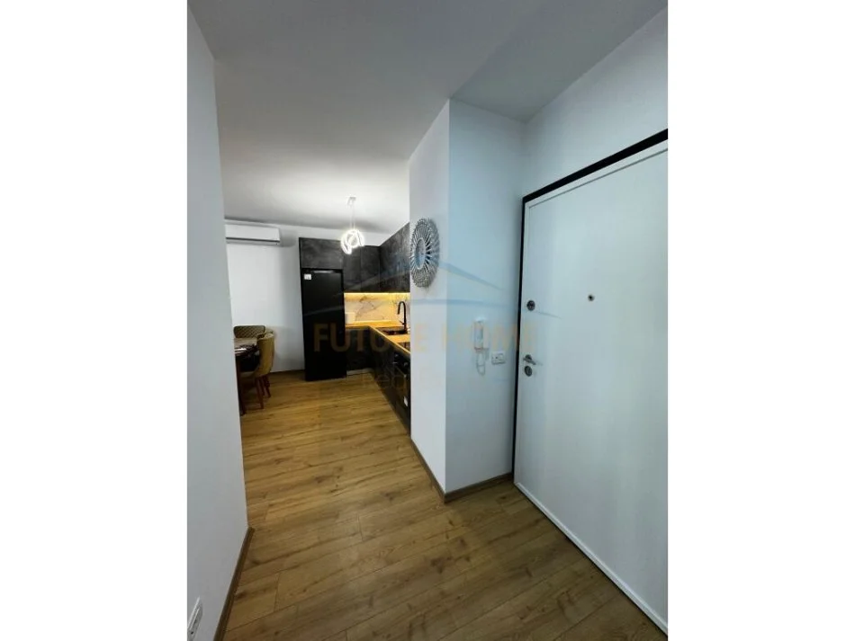Tirane, jepet me qera apartament 1+1+Ballkon Kati 4, 75 m² 550 € (Unaza e Re)