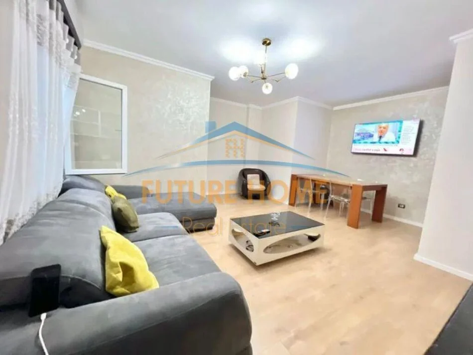 Tirane, jepet me qera apartament 2+1 Kati 6, 96 m² 700 € (21 Dhjetori)