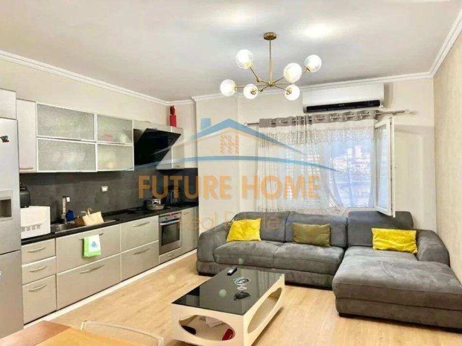 Tirane, jepet me qera apartament 2+1 Kati 6, 96 m² 700 € (21 Dhjetori)