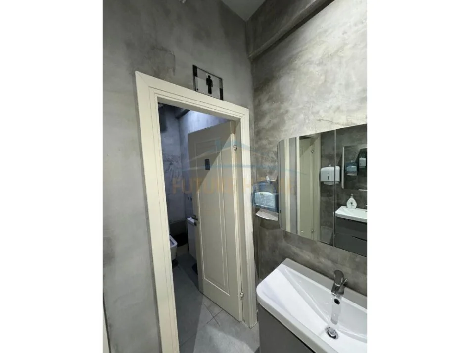 Tirane, shitet ambjent biznesi Kati 1, 514 m² 1.550.000 € (Rruga e Elbasanit, Tiranë)