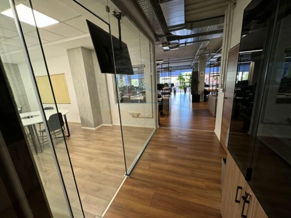 Tirane, shitet ambjent biznesi Kati 1, 514 m² 1.550.000 € 