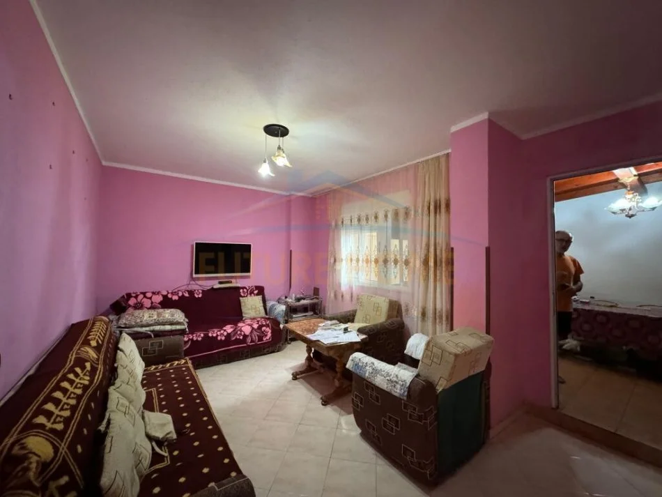 Durres, shitet apartament 3+1 Kati 2, 95 m² 93.000 € (UKD, Durres)