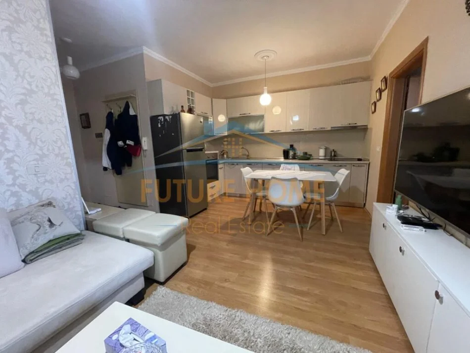 Tirane, shes apartament 1+1 Kati 16, 54 m² 155.000 € (Rruga Kostandin Kristoforidhi)
