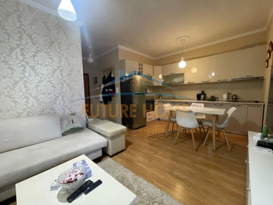 Tirane, shes apartament 1+1 Kati 16, 54 m² 155.000 € (Rruga Kostandin Kristoforidhi)