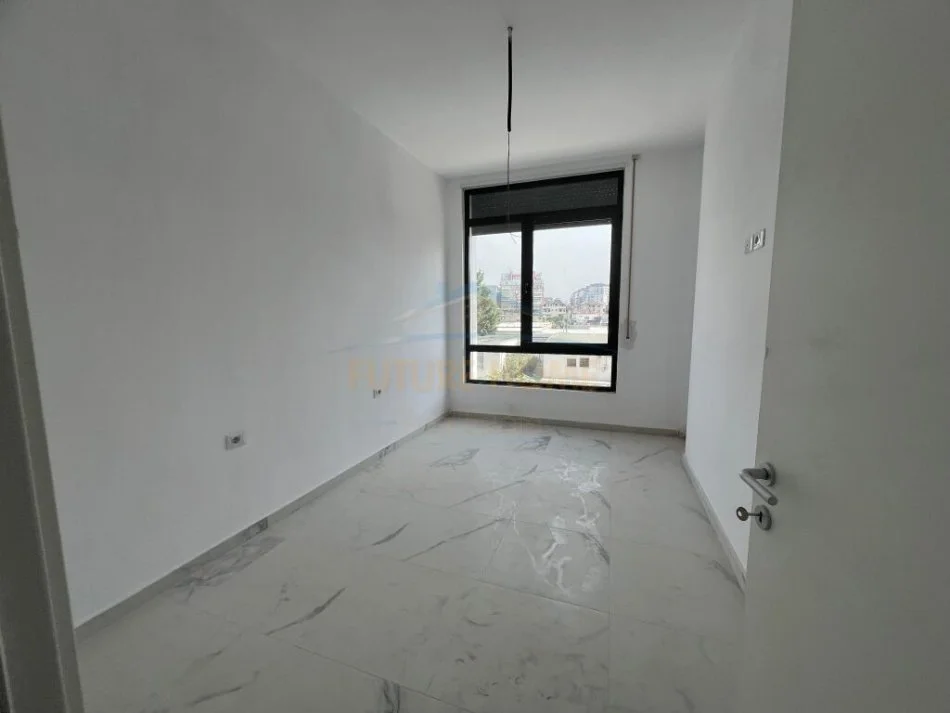 Tirane, jepet me qera apartament 2+1+Ballkon Kati 1, 97 m² 500 € (Dogana)