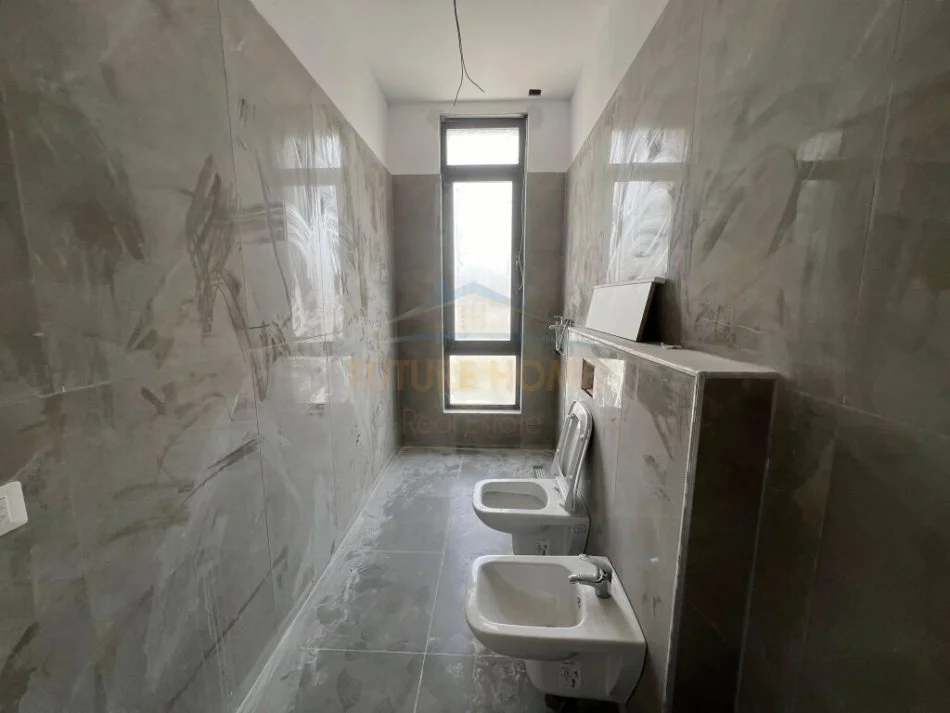 Tirane, jepet me qera apartament 2+1+Ballkon Kati 1, 97 m² 500 € (Dogana)