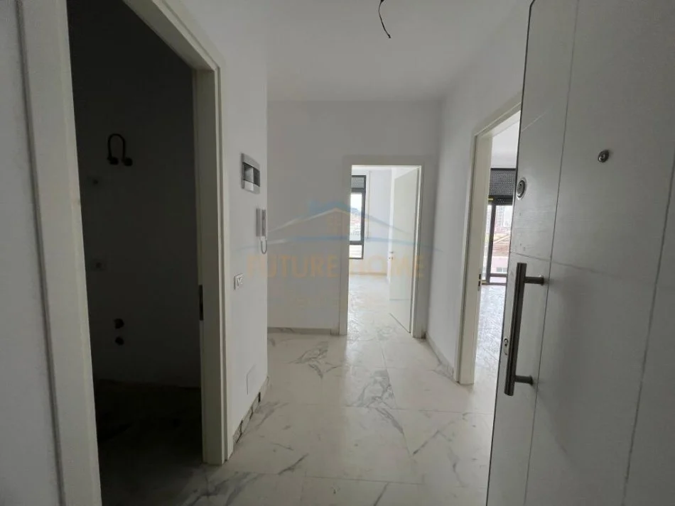 Tirane, jepet me qera apartament 2+1+Ballkon Kati 1, 97 m² 500 € (Dogana)