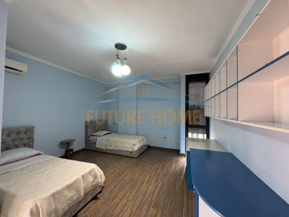 Durres, shitet apartament 2+1 Kati 3, 102 m² 115.000 € (UKD , Durres)