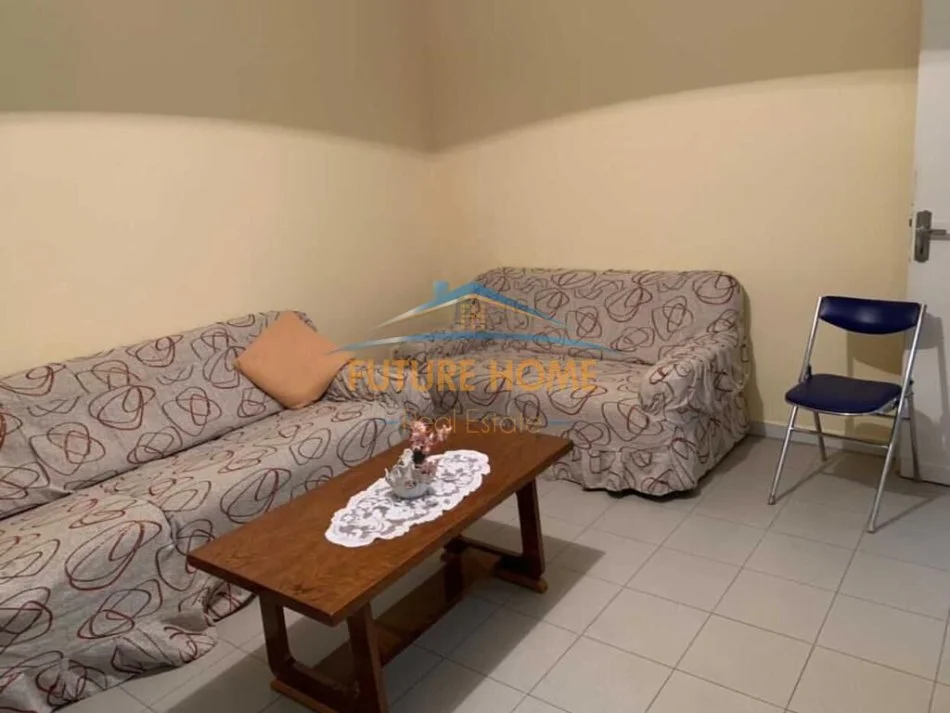 Tirane, jepet me qera apartament 1+1+Ballkon Kati 5, 500 € (Buevardi Zogu 1)