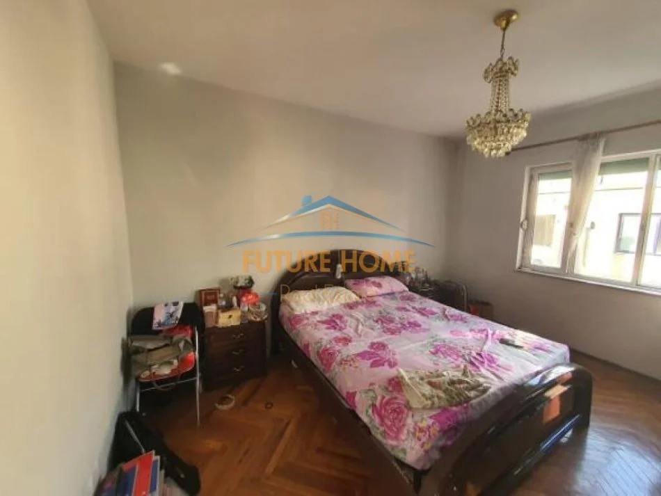 Tirane, jepet me qera apartament 2+1 Kati 5, 95 m² 500 € (, Bulevardi Zogu 1,)