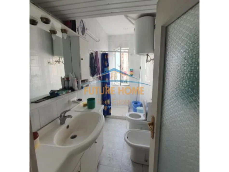 Tirane, jepet me qera apartament 2+1 Kati 5, 95 m² 500 € (, Bulevardi Zogu 1,)
