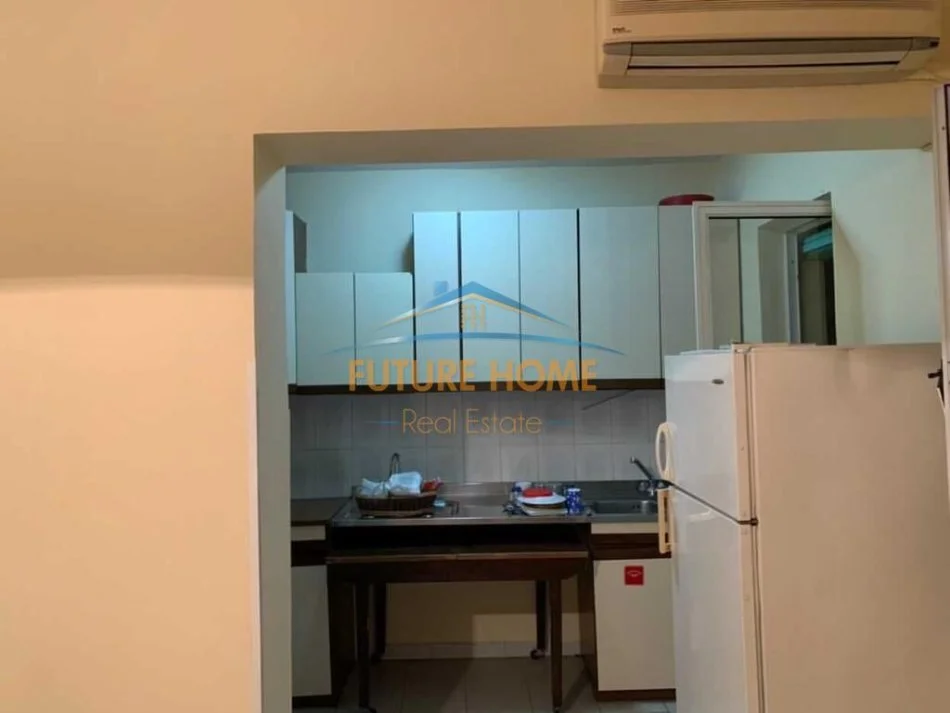 Tirane, jepet me qera apartament 1+1+Ballkon Kati 5, 500 € (Buevardi Zogu 1)