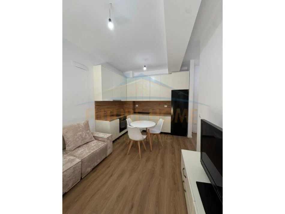 Tirane, jepet me qera apartament 1+1 Kati 1, 50 m² 450 € (Rruga Ali Demi)