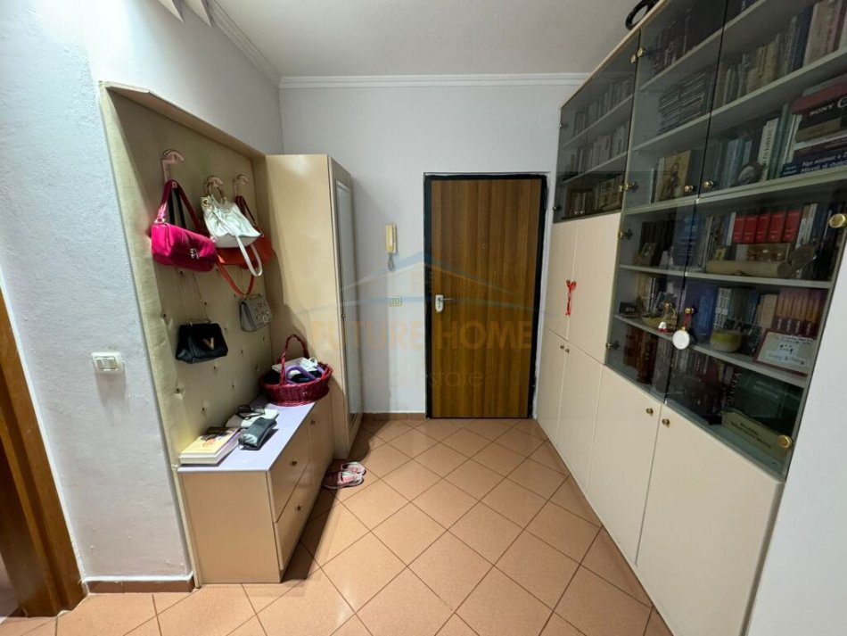 Tirane, jepet me qera 1+1 Kati 4, 75 m² 650 € (Lidhja e Prizrenit)