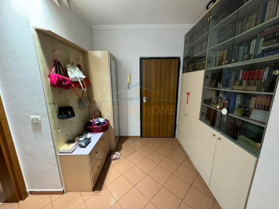 Tirane, jepet me qera apartament 1+1 Kati 4, 75 m² 650 € (Rruga Lidhja e Prizrenit Tirane)