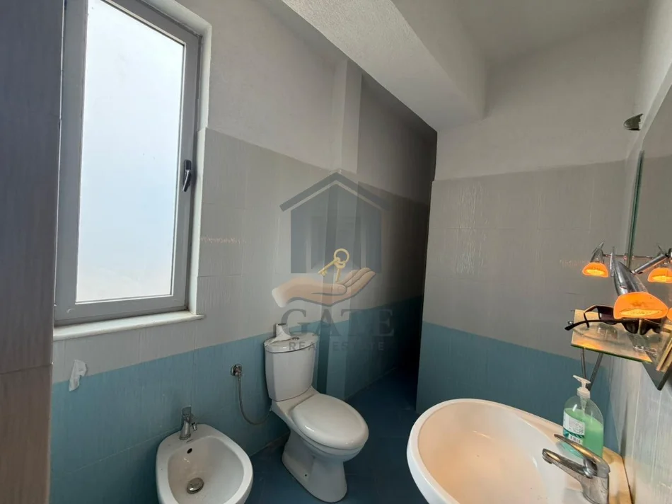 Shqiperi, shitet apartament 2+1+Ballkon Kati 9, 200.000 € 