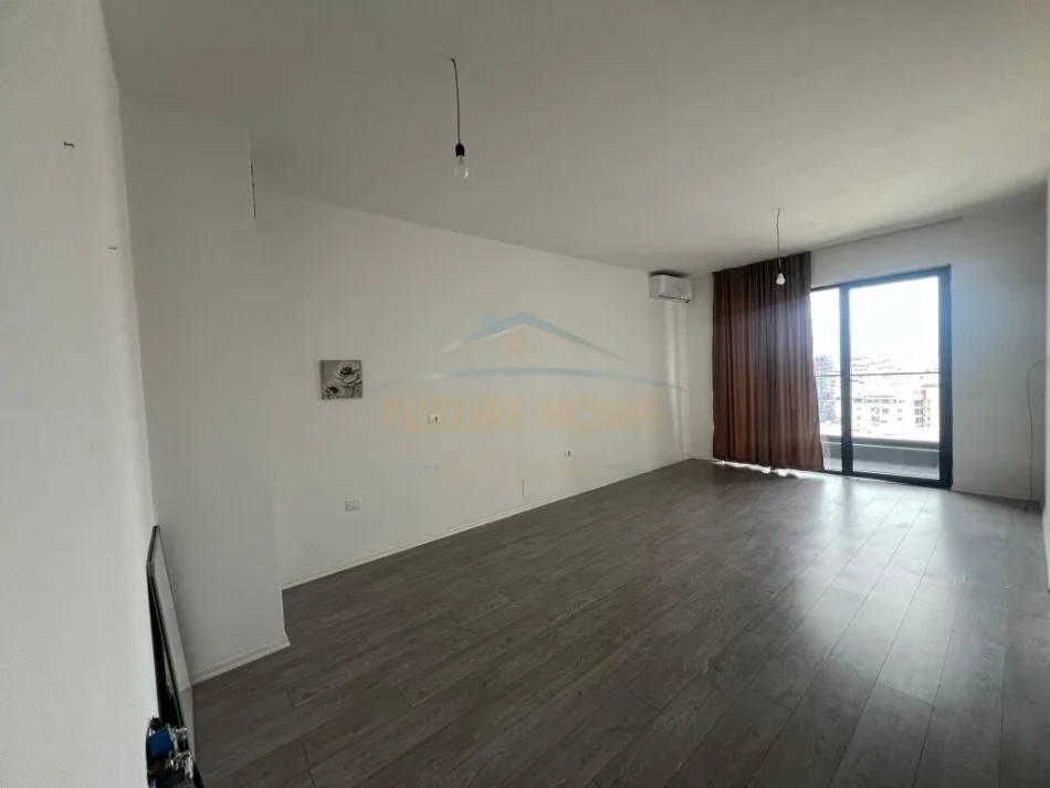 Tirane, jepet me qera ambjent biznesi Kati 9, 70 m² 500 € (Parku olimpik)