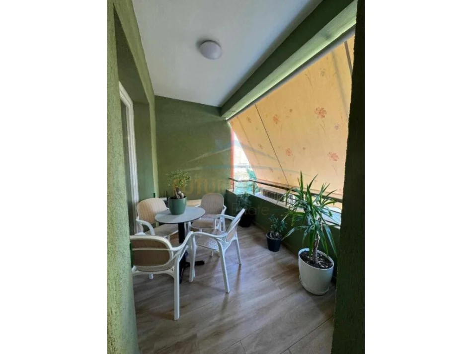 Tirane, shitet apartament 2+1+Aneks+Ballkon Kati 3, 111 m² 200.000 € (Rruga Gjin Gjergji)