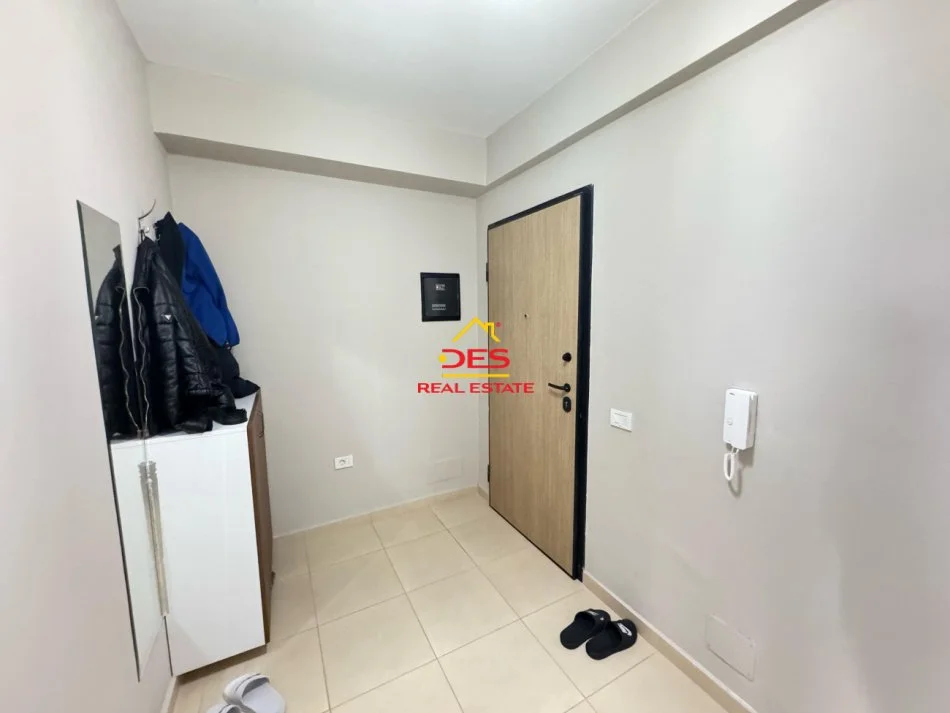Vlore, shitet apartament 1+1+Ballkon Kati 10, 75 m² (Rruga 7 Nëntori)