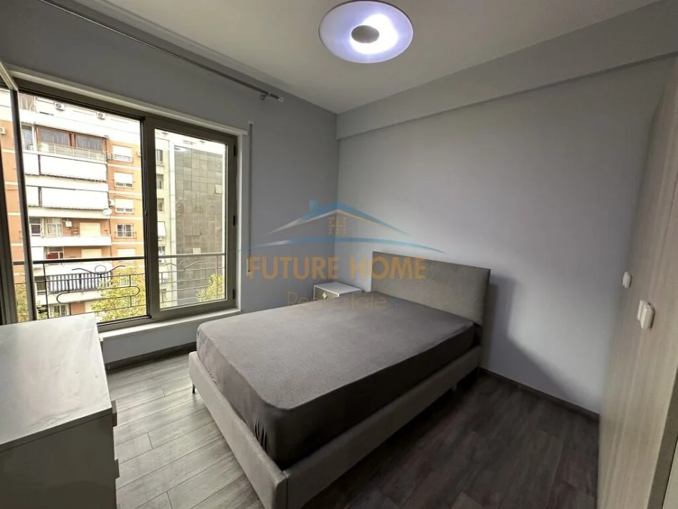 Tirane, jepet me qera apartament 3+1 Kati 7, 123 m² 1.000 € 