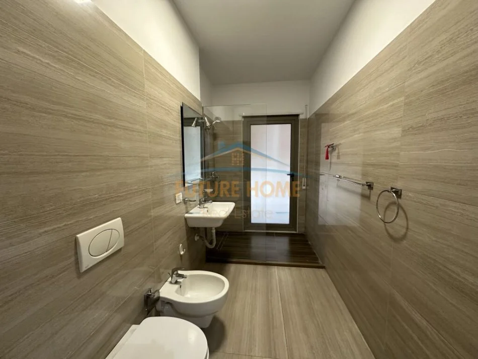 Tirane, jepet me qera apartament 3+1 Kati 7, 123 m² 1.000 € (Kompleksi Delijorgji)