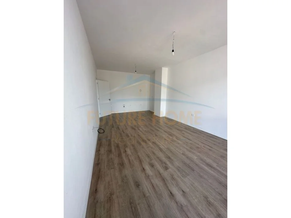 Tirane, shitet apartament 1+1 Kati 5, 64 m² 110.660 € (PORCELAN)