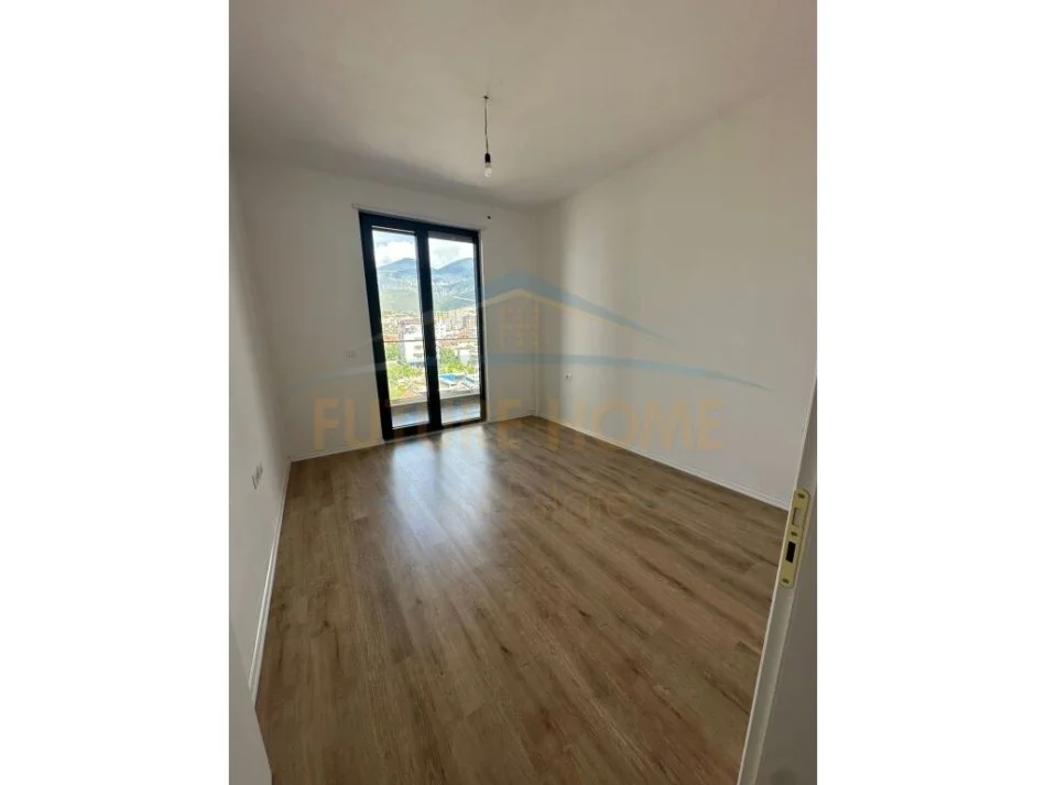 Tirane, shitet apartament 1+1 Kati 5, 64 m² 110.660 € (PORCELAN)