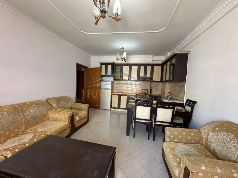Tirane, shitet apartament 2+1+Ballkon Kati 8, 90 m² 110.000 € (Unaza e Re)