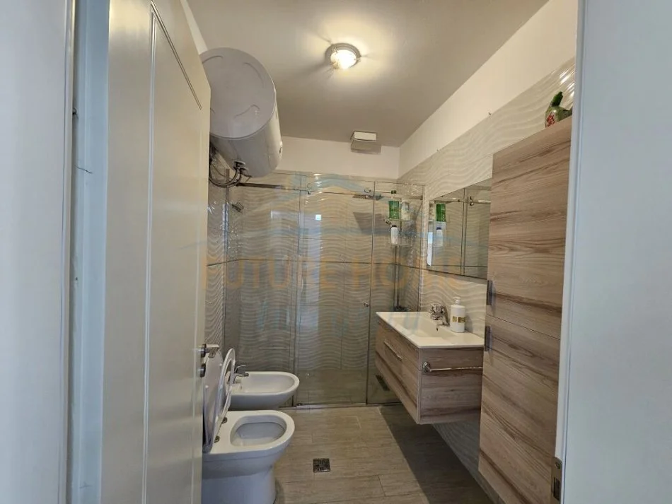 Tirane, jepet me qera apartament 2+1 , 110 m² 600 € (TODI SHKURTI KOMPLEKSI GRAND)