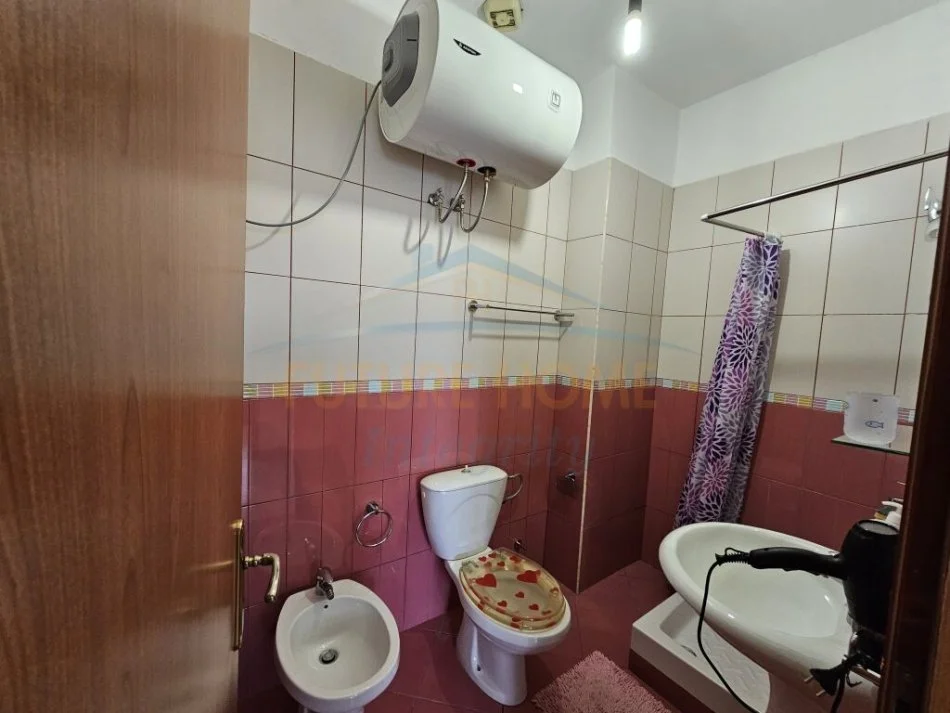 Tirane, jepet me qera apartament 2+1 Kati 8, 90 m² 500 € (TODI SHKURTI KOMPLEKSI GRAND)