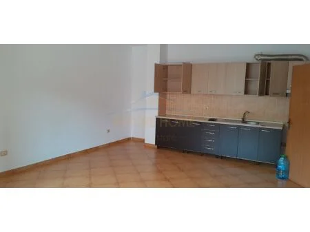 Tirane, shitet apartament 2+1+Ballkon Kati 1, 93 m² 130.000 € (prane Bunk Art, Linze, Tirane AREA44320)