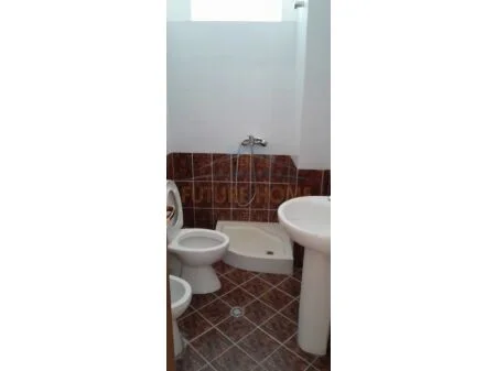 Tirane, shitet apartament 2+1+Ballkon Kati 1, 93 m² 130.000 € (prane Bunk Art, Linze, Tirane AREA44320)