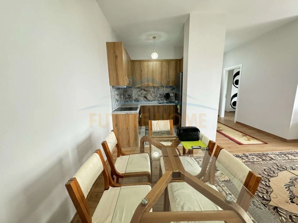 Tirane, jepet me qera apartament 2+1 Kati 6, 100 m² 500 € (ktthesa e kamzes)