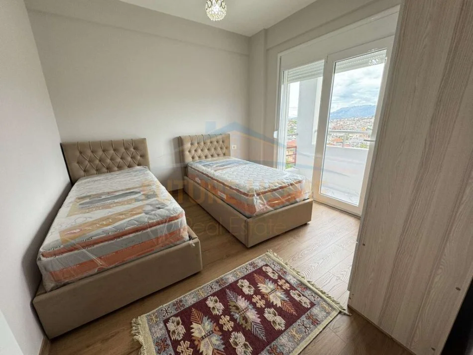 Tirane, jepet me qera apartament 2+1 Kati 6, 100 m² 500 € (ktthesa e kamzes)