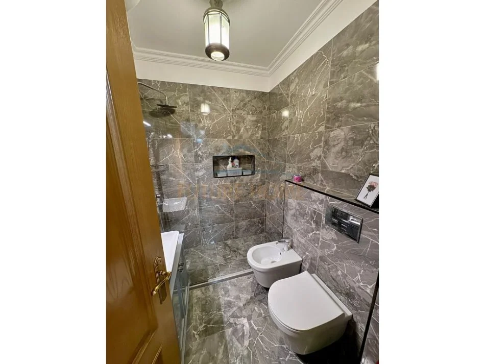 Tirane, shitet apartament 1+1+Ballkon Kati 3, 63 m² 195.000 € (Rruga Faik Konica)