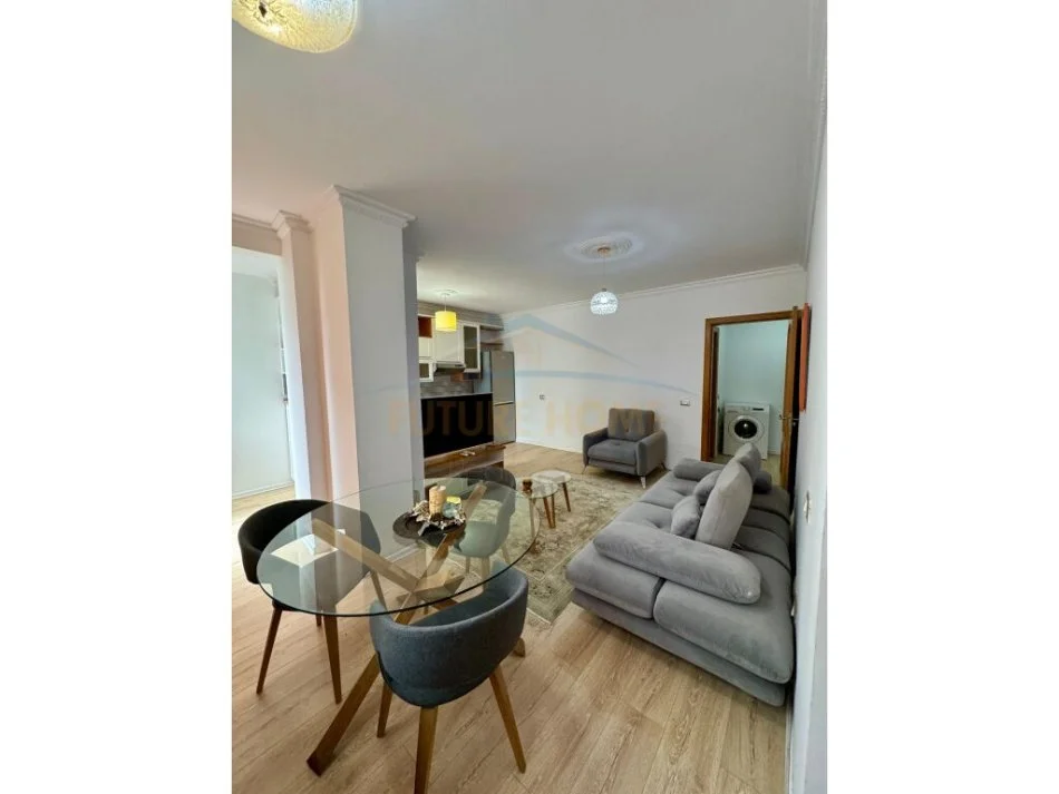 Tirane, shitet apartament 1+1+Aneks+Ballkon Kati 3, 63 m² 195.000 €