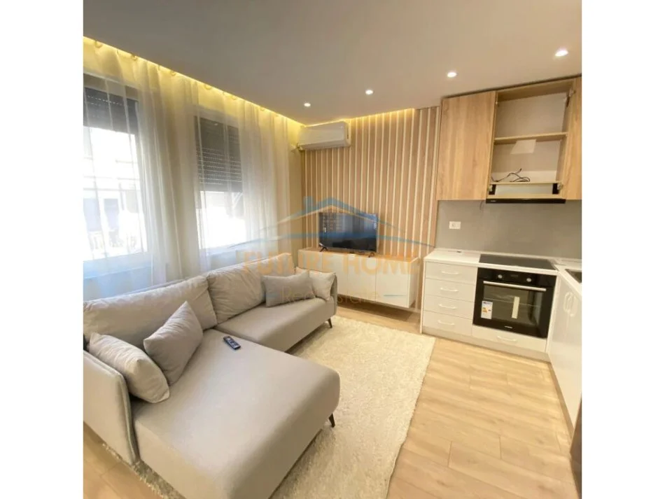 Tirane, shitet apartament 1+1+Ballkon Kati 2, 55 m² 125.000 € (Mbikalimi Komuna e Parisit)