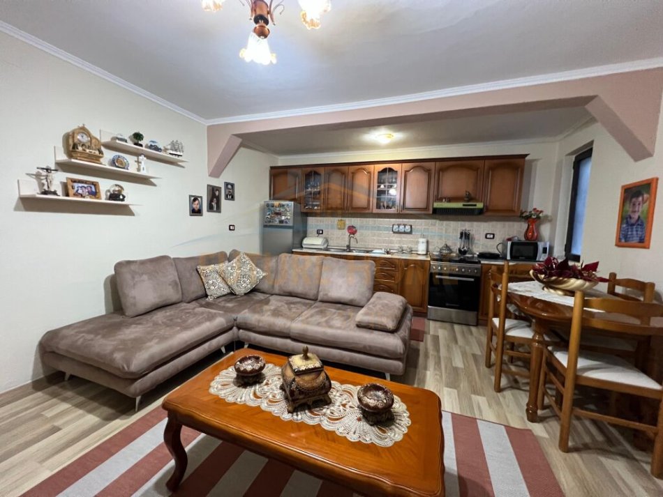 Durres, shitet apartament 1+1 Kati 5, 60 m² 60.000 € (Spitali Rajonal, Durres)