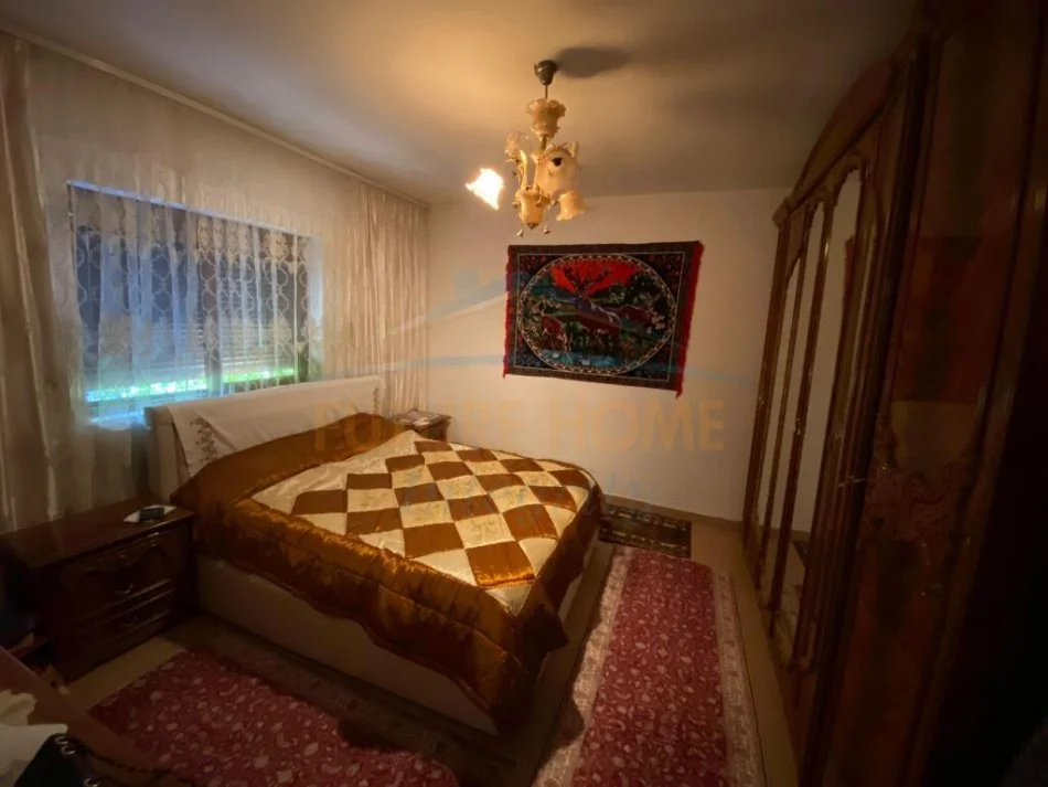 Tirane, jepet me qera apartament 2+1 Kati 0, 166 m² 400 € (Rruga Todi Shkurti)