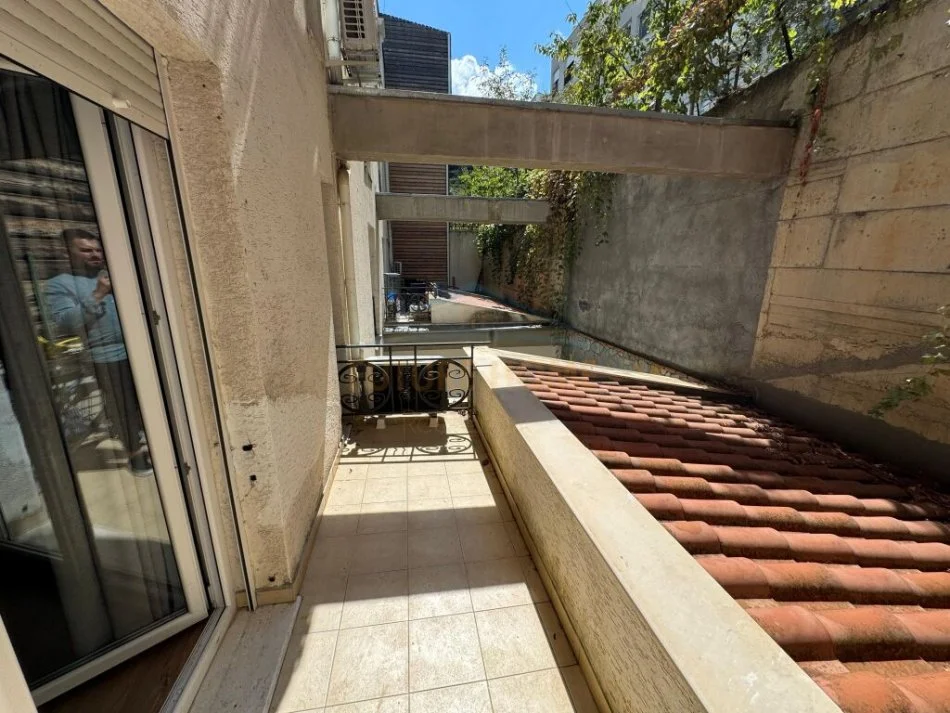 Tirane, shitet apartament 1+1+Ballkon Kati 2, 55 m² 100.000 € (kodra e diellit 2)