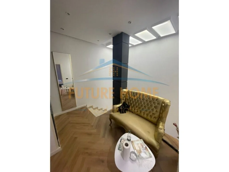 Tirane, shes apartament duplex 2+1 Kati 0, 112 m² 280.000 € (myslym shyri)