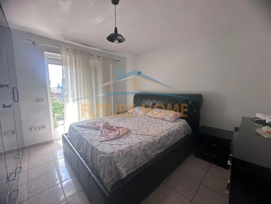 Tirane, shitet apartament 1+1 Kati 5, 52 m² 98.000 € (Rruga Hoxha Tahsim)