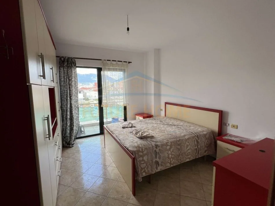 Tirane, jepet me qera apartament 1+1 Kati 3, 86 m² 300 € (Misto Mame.)