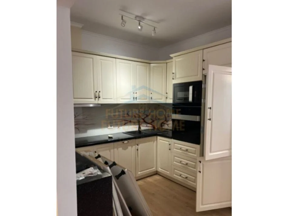 Tirane, shitet apartament 2+1 Kati 2, 90 m² 190.000 € (Rruga Shefqet Musaraj)