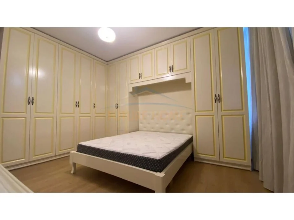 Tirane, shitet apartament 2+1 Kati 2, 90 m² 190.000 € (Rruga Shefqet Musaraj)