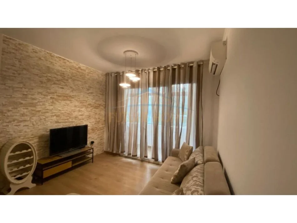 Tirane, shitet apartament 2+1 Kati 2, 90 m² 190.000 € (Rruga Shefqet Musaraj)
