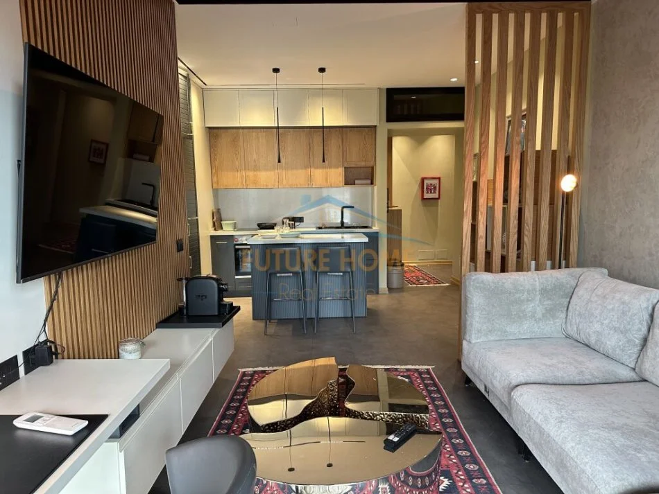 Tirane, jepet me qera apartament 1+1 , 73 m² 900 € (Kompleksi Delijorgji)